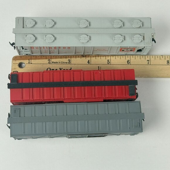 Three Vintage HO Scale Model Train Cars Burlington Western Maryland SP Line Toy - Picture 8 of 8